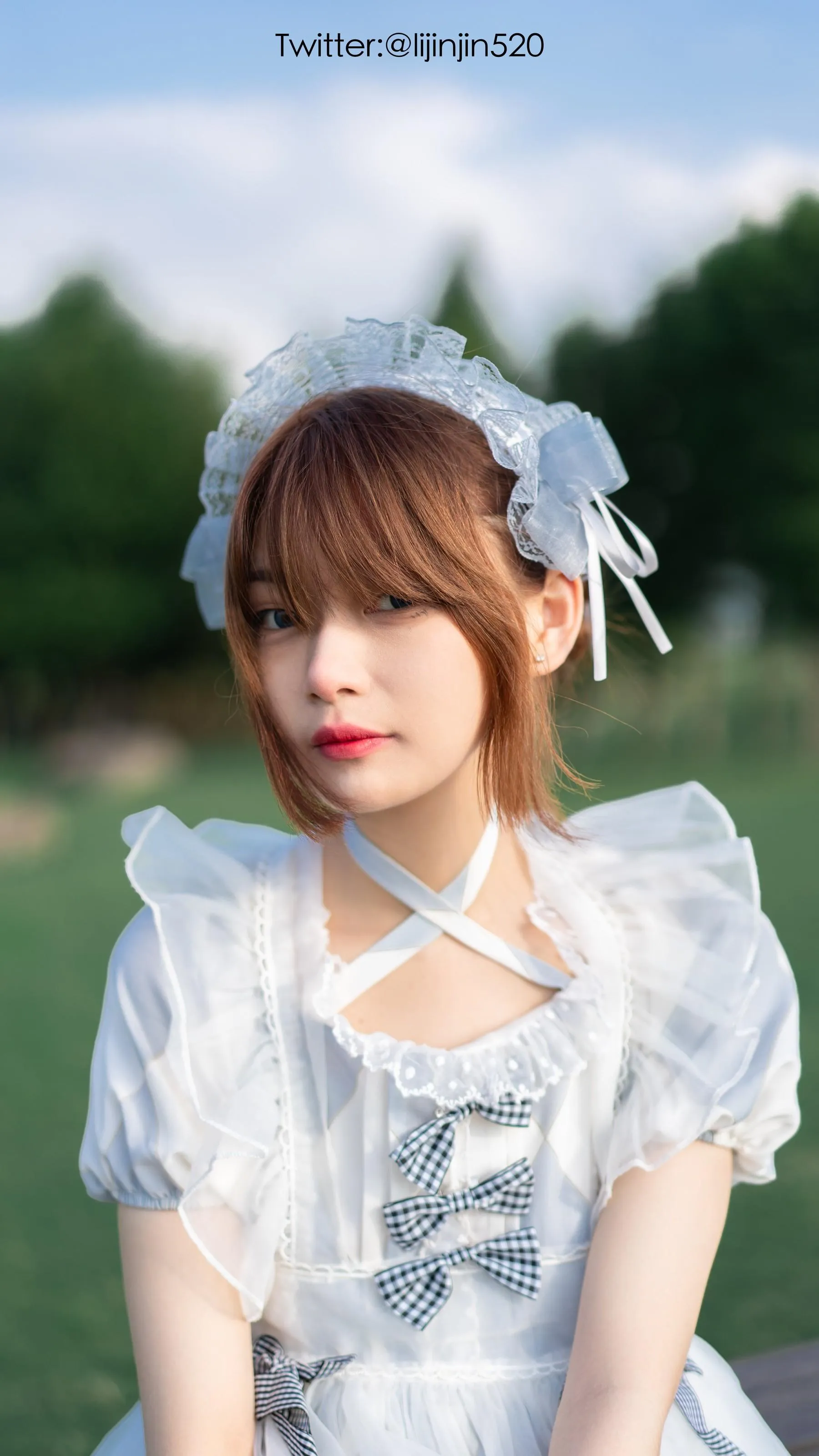 梨瑾瑾 – NO.13 草地 [22P]插图